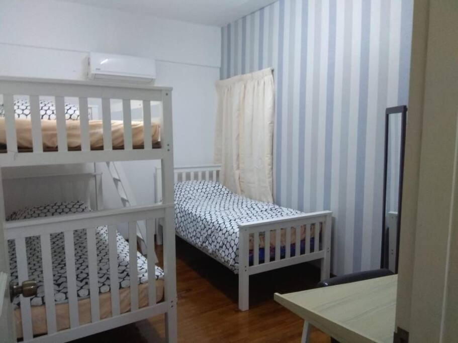 3Rooms 10Pax Mc 5 Star Hotel Sofa&Bed Mrt Mcd Axiata Seri Kembangan Luaran gambar