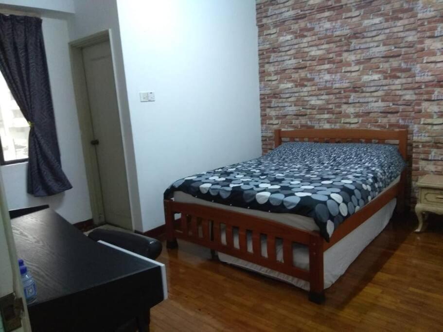3Rooms 10Pax Mc 5 Star Hotel Sofa&Bed Mrt Mcd Axiata Seri Kembangan Luaran gambar