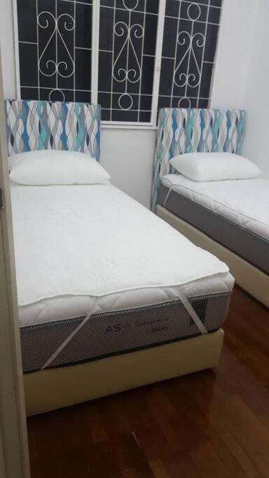 3Rooms 10Pax Mc 5 Star Hotel Sofa&Bed Mrt Mcd Axiata Seri Kembangan Luaran gambar